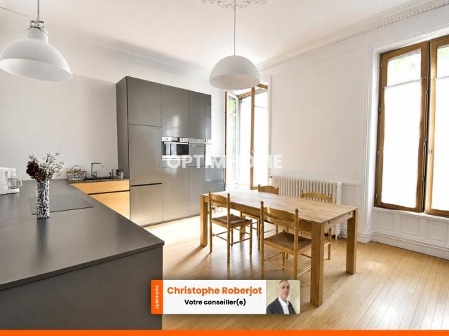 Lumineux appartement Haussmanien de 142m2 au centre ville de Chalon sur Saône