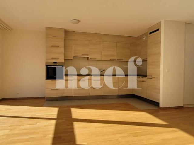 Lumineux appartement moderne de 2.5 pièces au 1er é.