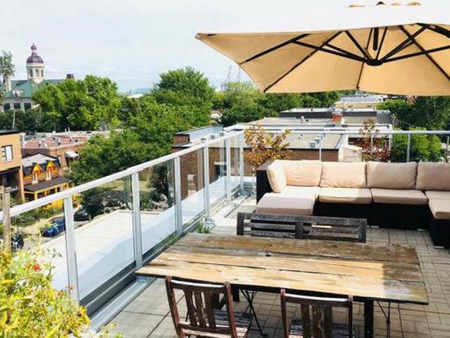 Lumineux condo 3 CAC grande terrasse piscine garage