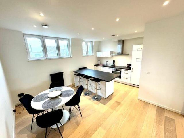 Lumineux duplex de 2 chambres