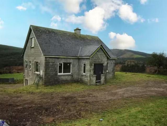 Lumnagh Beg, Coolea, Macroom, Co. Cork is for sale