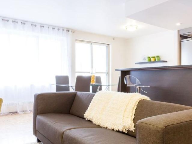 LUNA 1 Bedroom Apartment for Rent at 1100 1100 ave Dr. Penfield, Montréal, QC H3A 1A8