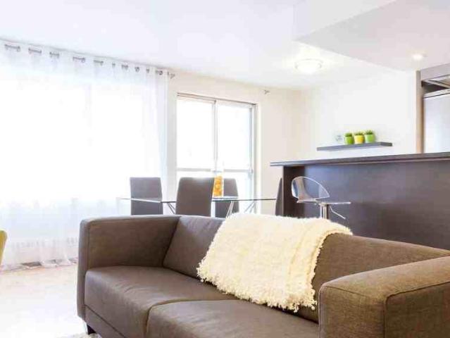 LUNA 1 Bedroom Apartment for Rent at 1100 1100 ave Dr. Penfield, Montréal, QC H3A 1A8