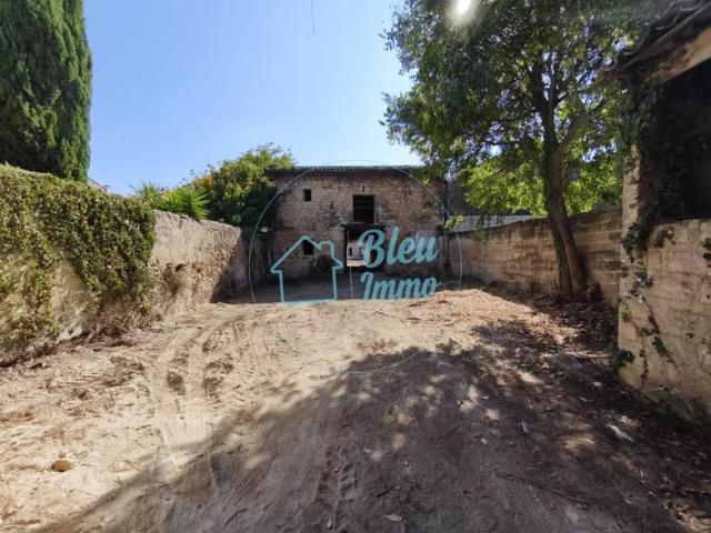 LUNEL VIEL GRANGES SUR 677m² de terraon