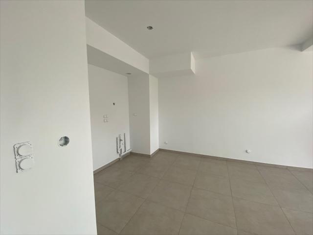 Lunel Appartement type 3 pièces, loggia et parkings privés 62m² Lunel