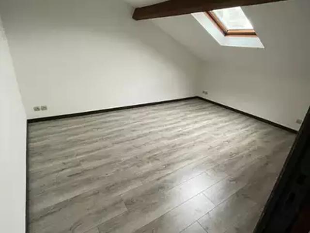 Lunéville 54300 Location appartement 2 pièces t2 au dernier étage