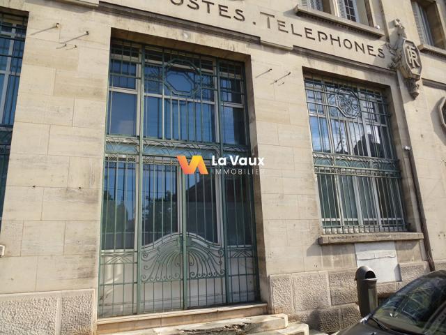 LUNEVILLE CENTE VILLE: Appartement 4 pièces 95 m2 avec parking et cave