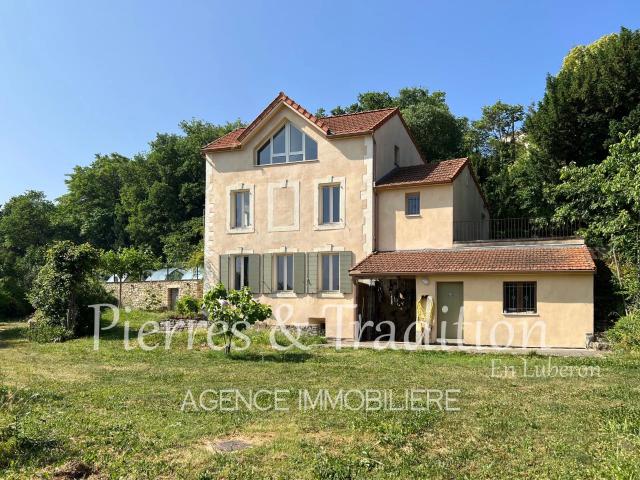 Luberon, Apt, à proximité de la ville, maison du XIXe entièr. 148m² Apt