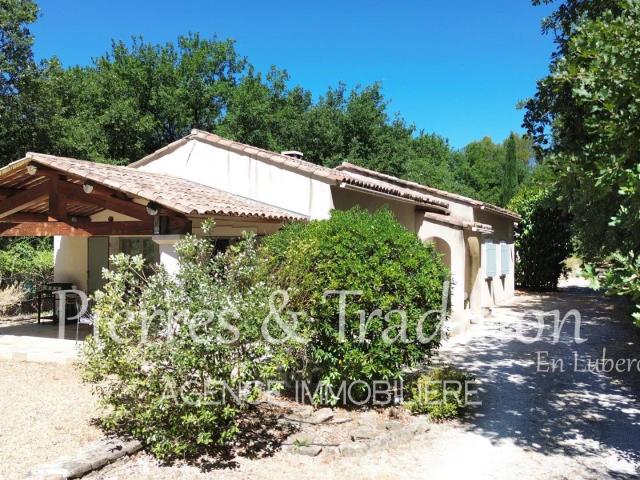 Luberon, Roussillon, maison de plain pied au calme avec pisc. 156m² Roussillon