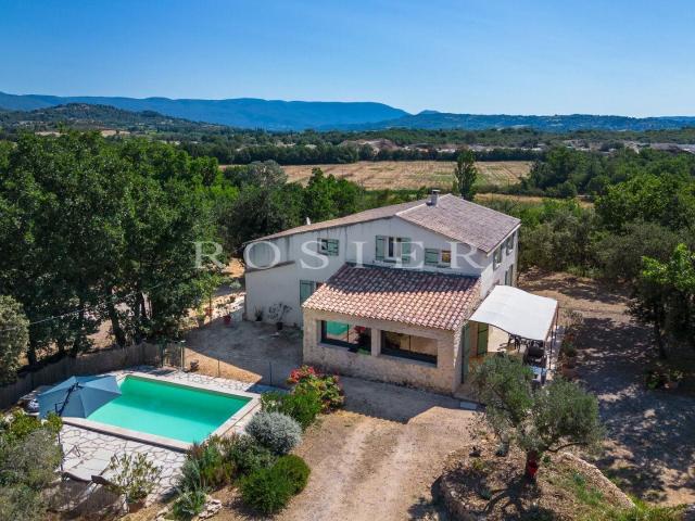 Luberon villa avec vue dominante sur 2 hectares protégés 190m² Apt