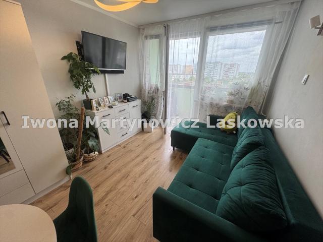 Na sprzedaż 2 pokojowe mieszkanie z balkonem w Lubinie