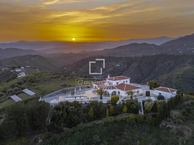 Lucas Fox se complace en presentar en exclusiva Villa Guzmán. 245m² Canillas de Albaida