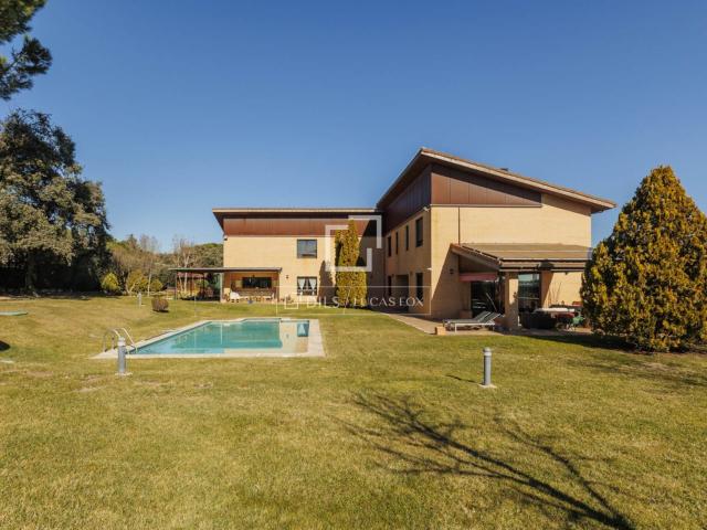Lucas Fox se complace en presentar, en exclusiva, esta impre. 636m² Boadilla