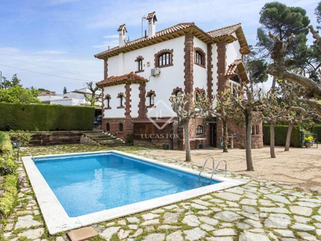 Dils Lucas Fox se complace en presentar esta magnífica vivie. 347m² Sant Cugat del Vallés