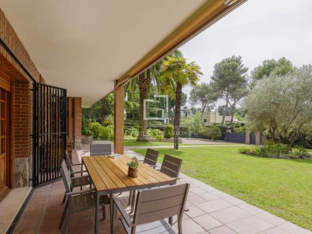 Lucas Fox se enorgullece de presentar esta acogedora casa en. 387m² Boadilla del Monte