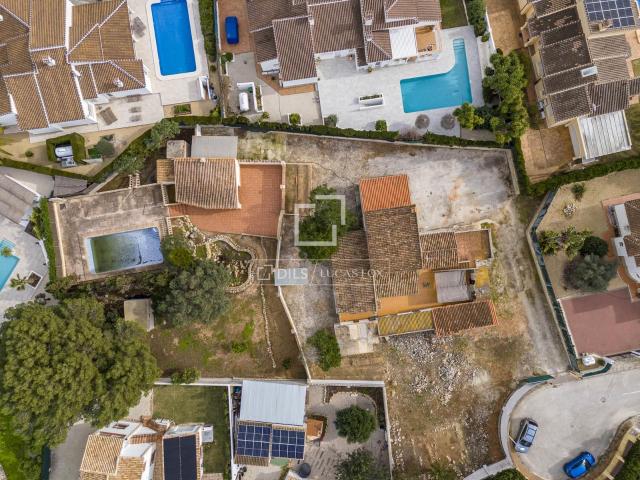 Lucas Fox presenta esta villa a renovar íntegramente, ideal. 378m² Jávea Xabia