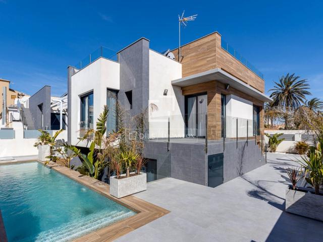 Lucas Fox presenta esta villa independiente con muchísimo en. 160m² La Mata