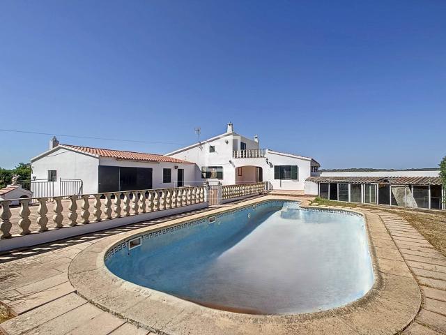 Lucas Fox presenta esta casa rural de 430 m² sobre una parce. 430m² Ciutadella de Menorca