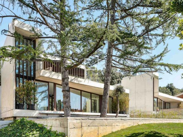 Dils Lucas Fox presenta esta espectacular villa de diseño mi. 600m² Sant Cugat del Vallés
