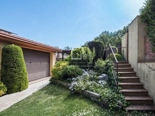 Lucas Fox presenta esta exclusiva casa independiente en un e. 353m² Sant Cugat del Vallés