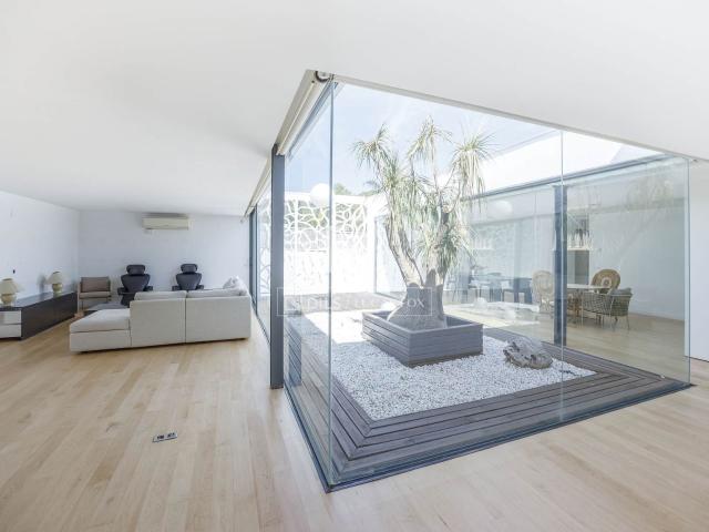 Lucas Fox presenta esta exclusiva vivienda en la parte alta. 579m² Sagunto
