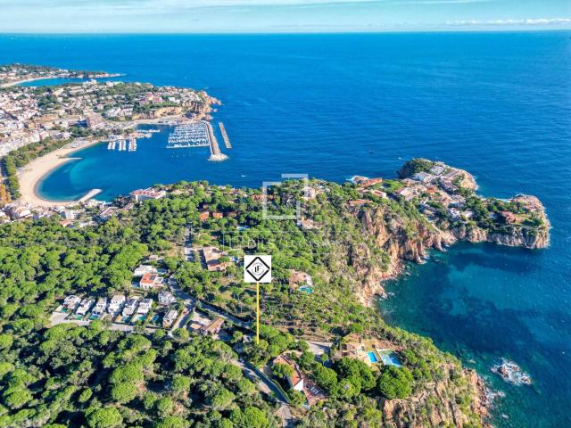 Lucas Fox presenta esta exclusiva villa en una de las zonas. 333m² Sant Feliu de Guíxols