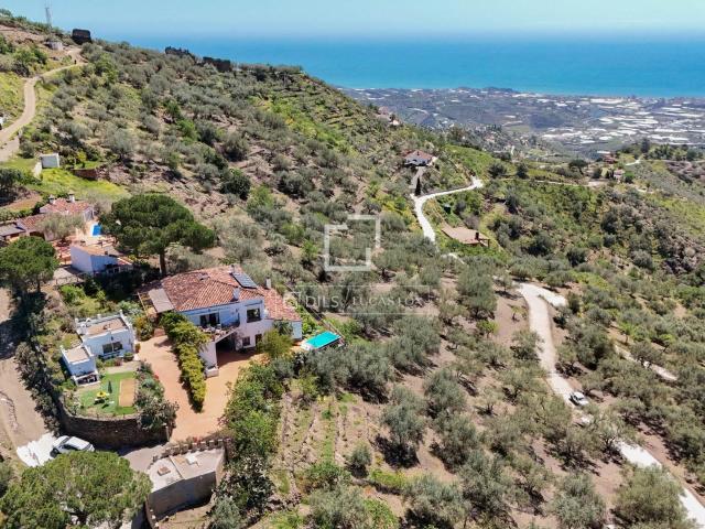 Lucas Fox presenta esta finca con una de las vistas más espe. 436m² Arenas