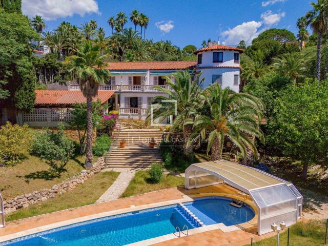 Lucas Fox presenta esta imponente casa con vistas al mar en. 875m² Lloret de Mar