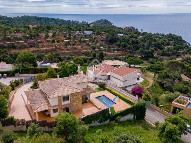 Lucas Fox presenta esta impresionante casa de alto standing. 545m² Tossa de Mar