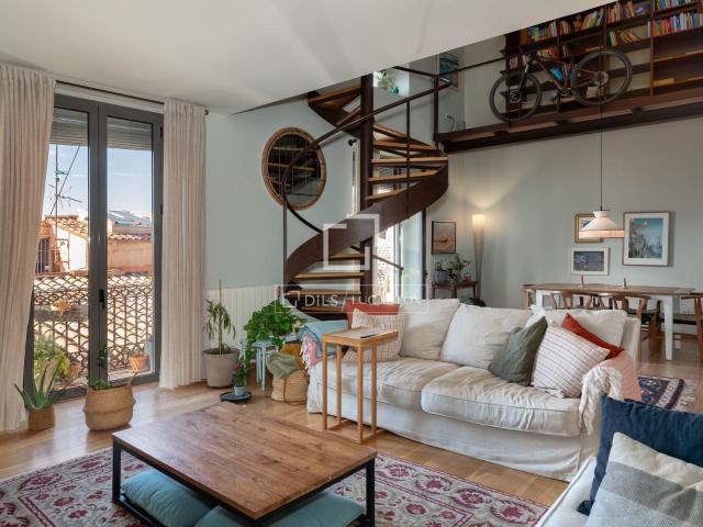 Lucas Fox presenta este exclusivo ático situado en pleno cor. 242m² Girona