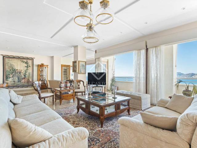 Lucas Fox presenta este impresionante ático dúplex, en Alica. 800m² Alicante
