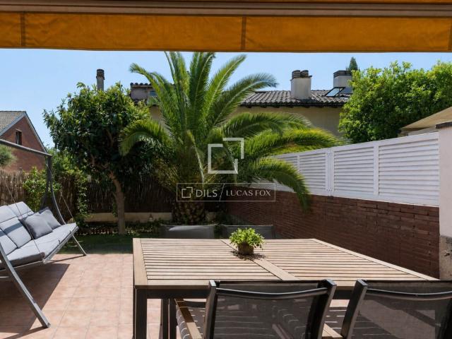 Dils Lucas Fox se complace en presentar esta fantástica casa. 190m² Sant Cugat del Vallés