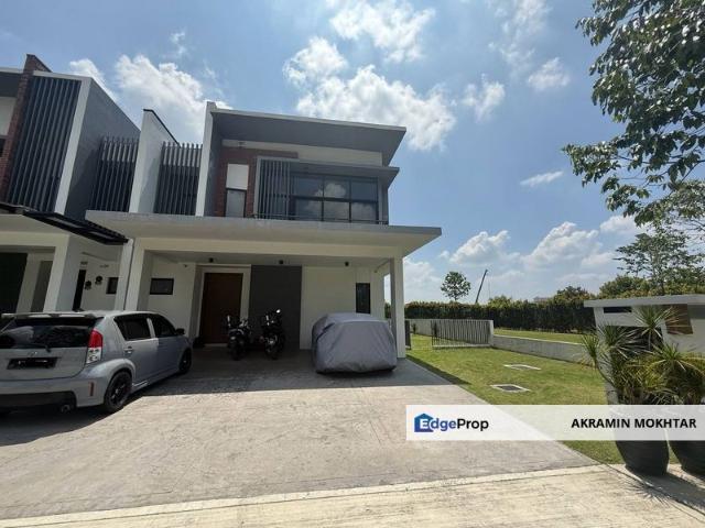 Lucent Residence @ twentyfive.7