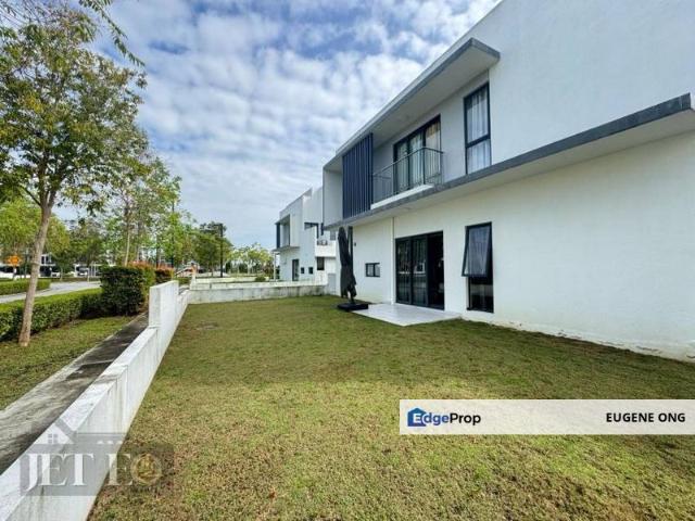 Lucent Residence @ twentyfive.7