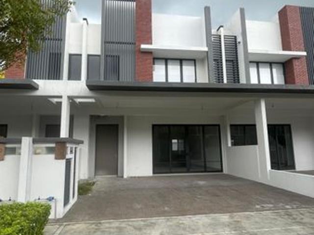 Lucent Residence @ twentyfive.7