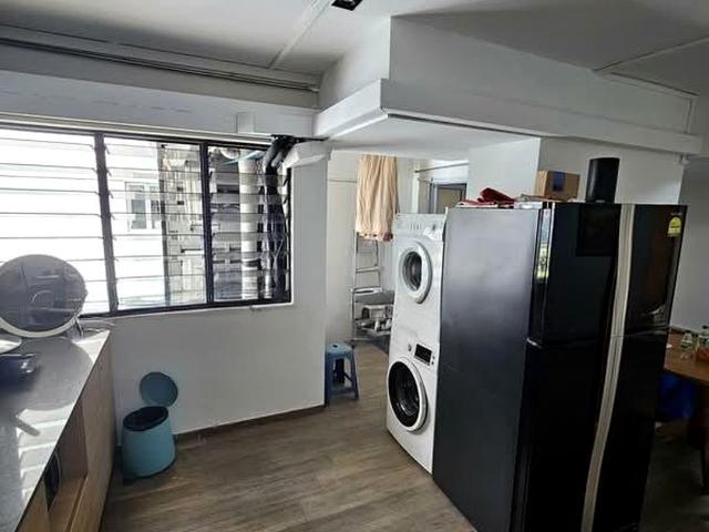 Lucky Plaza D9, Apartment
