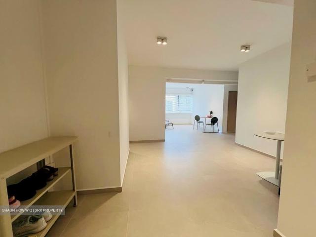 Lucky Plaza D9, Apartment