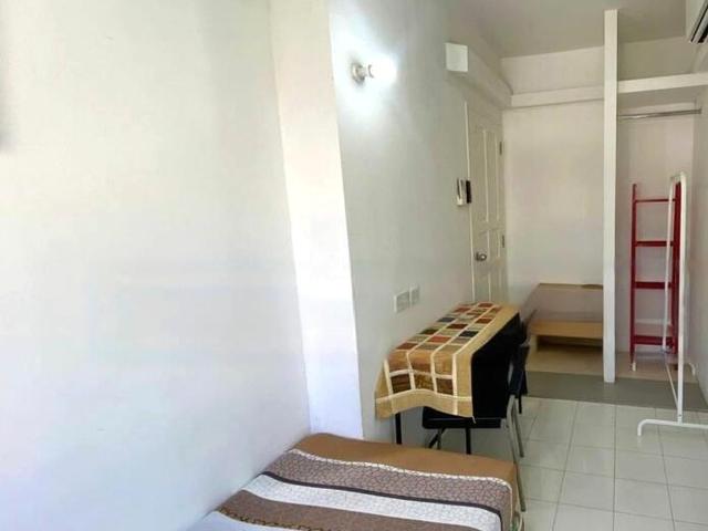 Lucky Plaza D9, Apartment