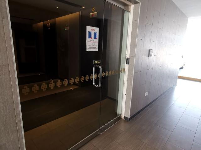 Lucky Plaza D9, Apartment