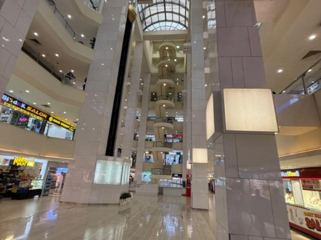 Lucky Plaza Mall Shop For Rent, $5,000387 sqft $12.92 psf