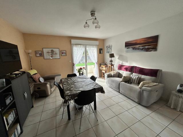 LUCON 85 PROCHE INTERMARCHE AU CALME APPARTEMENT T2 REZ DE JARDIN 46M² AVEC BALCON ET PARKING PRIVE