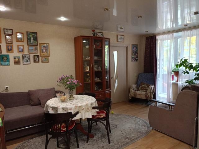 Луга, Урицкого пр кт,58