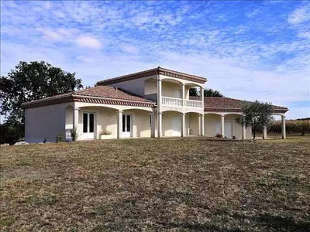 Lugan 81500 Location maison 8 pièces t8