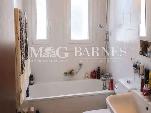 Lugano: Central 2.5 room apartment with balcony and garage