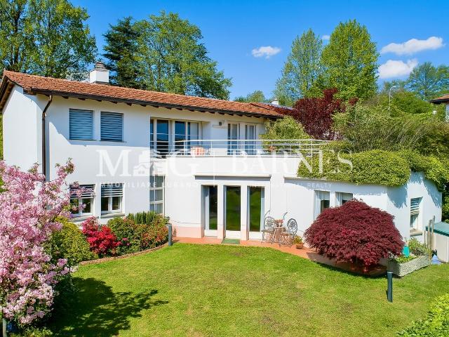 Lugano, Cureglia: Mittelmeerhaus mit Garten