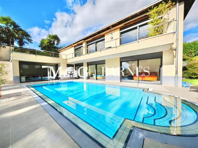 Lugano Stattliche Villa mit Schwimmbad und Garten