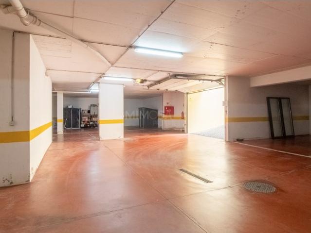 Lugar de Estacionamento junto ao centro de Lagos