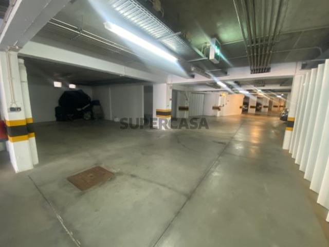 Lugar de Estacionamento na Marina de Lagos Excelente Localização