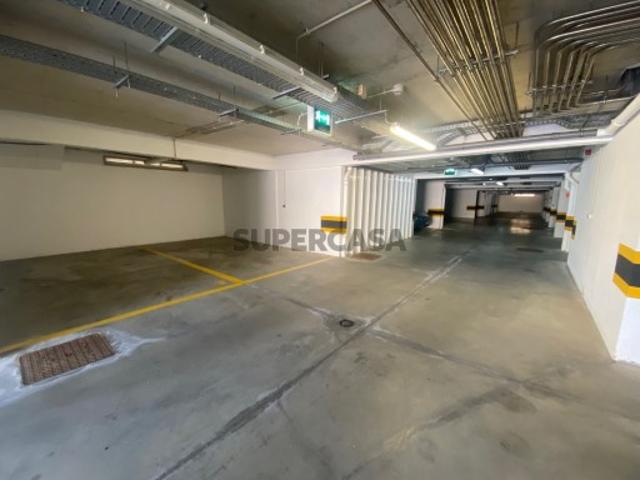 Lugar de Estacionamento Privado de Excelência à Venda na Marina de Lagos