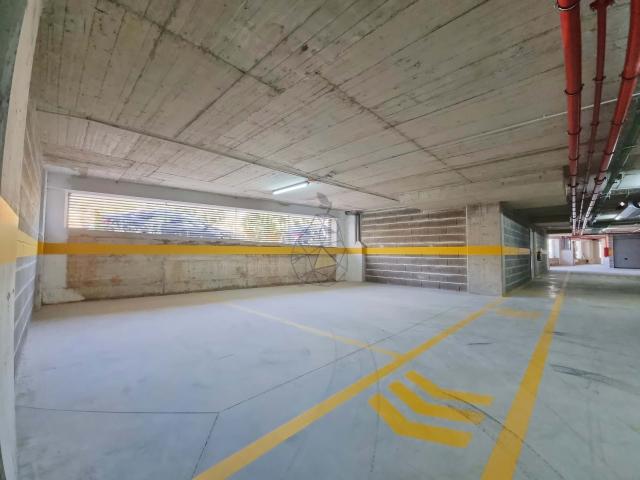 Lugar de garagem à Venda em Portimão — de 12 m² a 28 m², entre a estação de comboios e a zona ribeirinha de Portimão